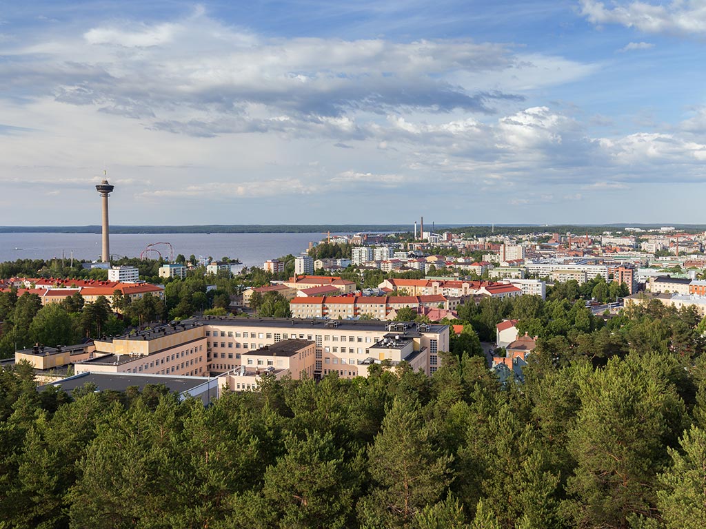 Tampereen kaupunkimaisema yläilmoista kuvattuna.